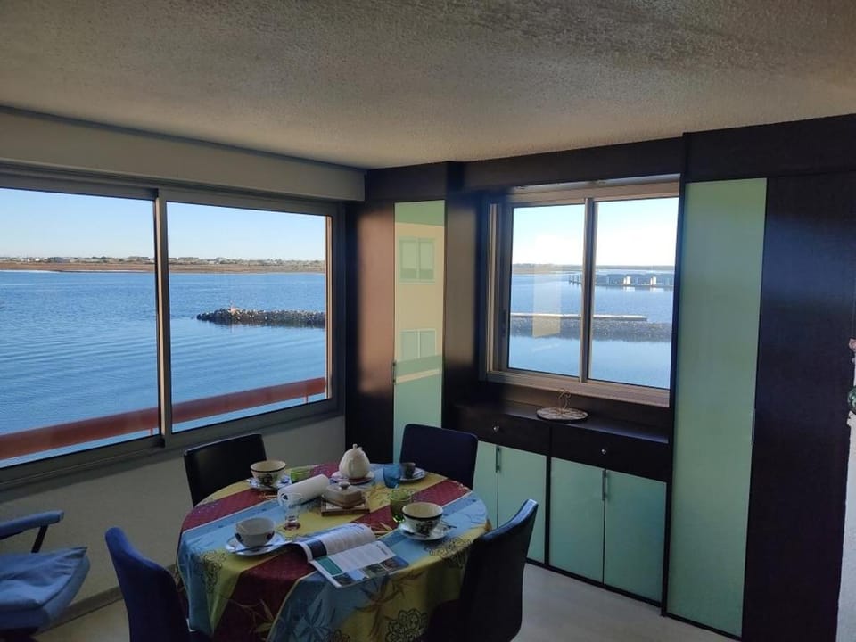 T2 Spacieux, Proche Plage, Parking Privé - FR-1-796-82 Apartment in Gruissan