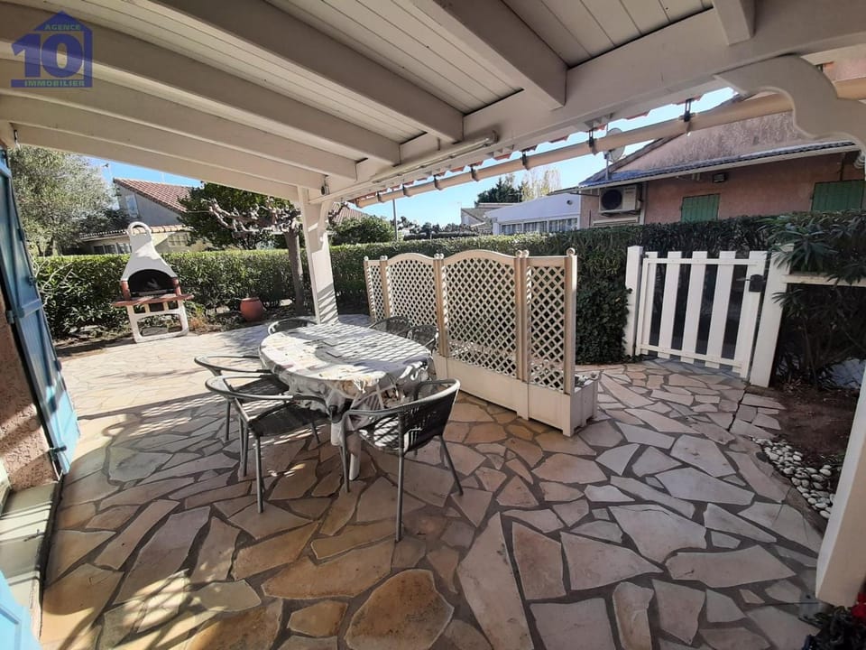 Pavillon 6 pers clim, piscine, parking privé, proche plage - FR-1-781-80 House in Occitanie