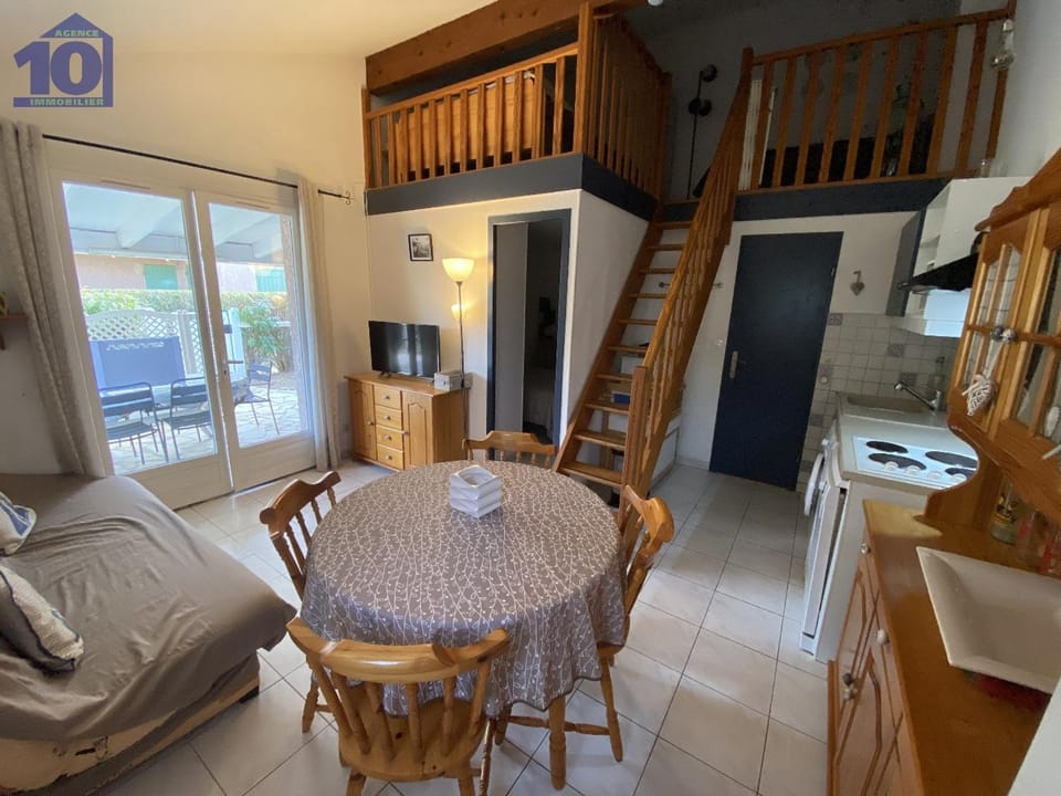 Pavillon 6 pers clim, piscine, parking privé, proche plage - FR-1-781-80 House in Occitanie