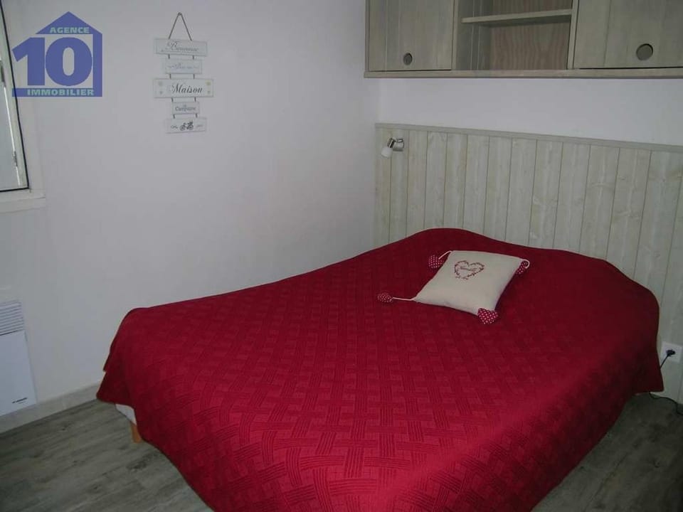 Pavillon 300m Plage avec Piscine et Parking, Climatisation - FR-1-781-79 House in Occitanie