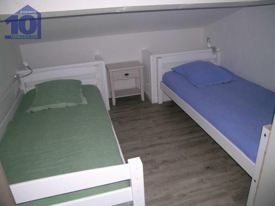 Pavillon 300m Plage avec Piscine et Parking, Climatisation - FR-1-781-79 House in Occitanie