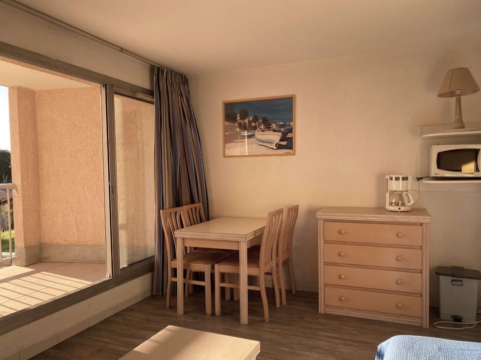 Appartement 2 pièces avec terrasse et piscine à Balaruc-les-Bains - FR-1-553-286 Apartment in Balaruc-les-Bains