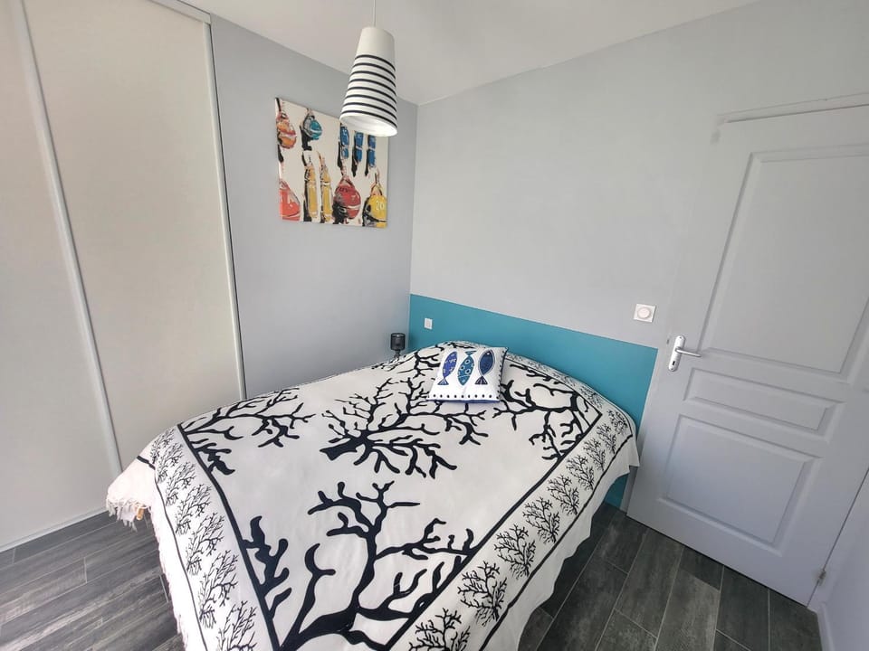 Maison rénovée avec jardin et terrasse au cœur de La Chaume, proche plage, WiFi - FR-1-92-944 House in Les Sables-d'Olonne