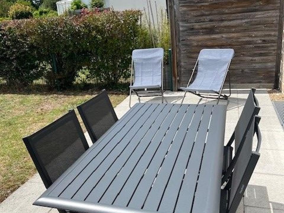 Appartement T3 PMR, 2 chambres, jardin privé, plage à pied, parking, internet 4G - FR-1-775-14 Apartment in Brittany