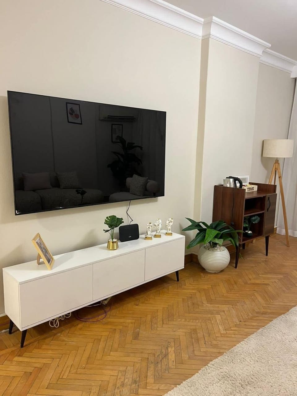 Zamalek City View 3BR Apartment in Cairo