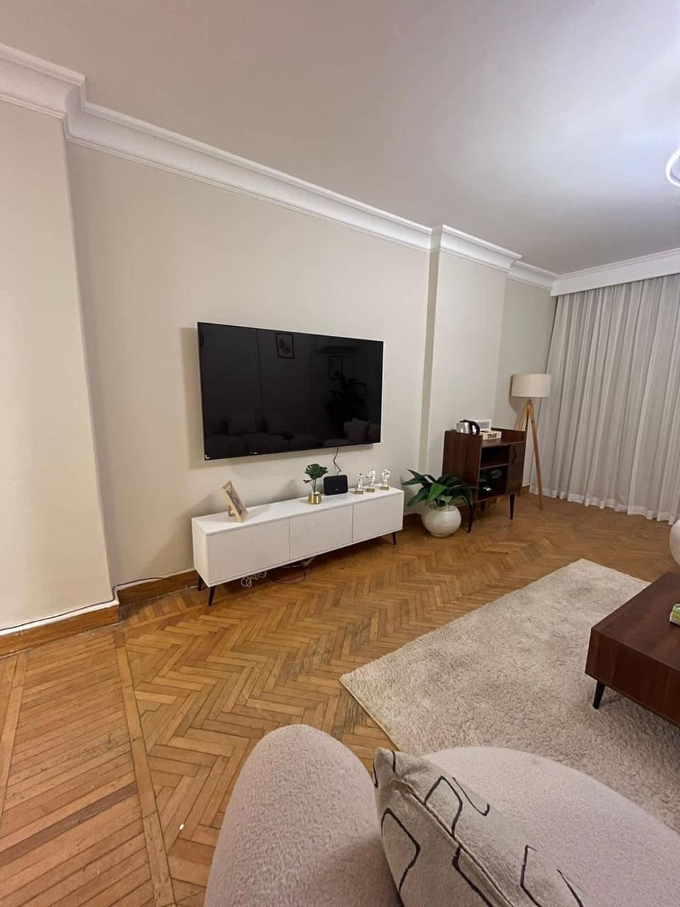 Zamalek City View 3BR Apartment in Cairo