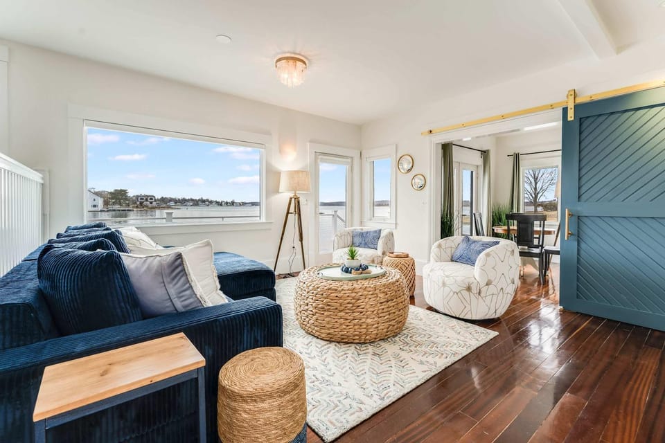 Waterfront Escape Dock & More House in Gloucester