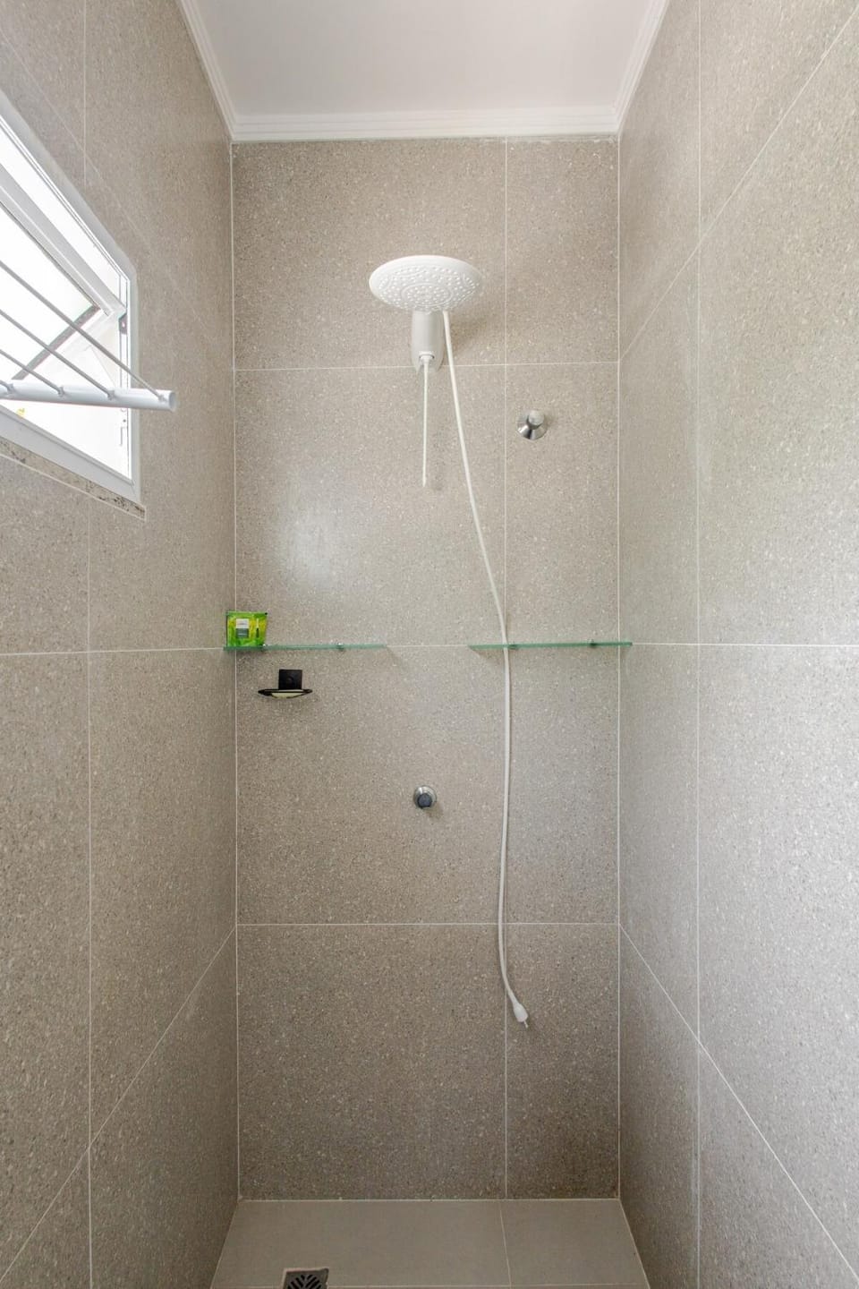 3 suites, piscina de 7m, 10 minutos da praia Guaratuba, Bertioga House in Bertioga
