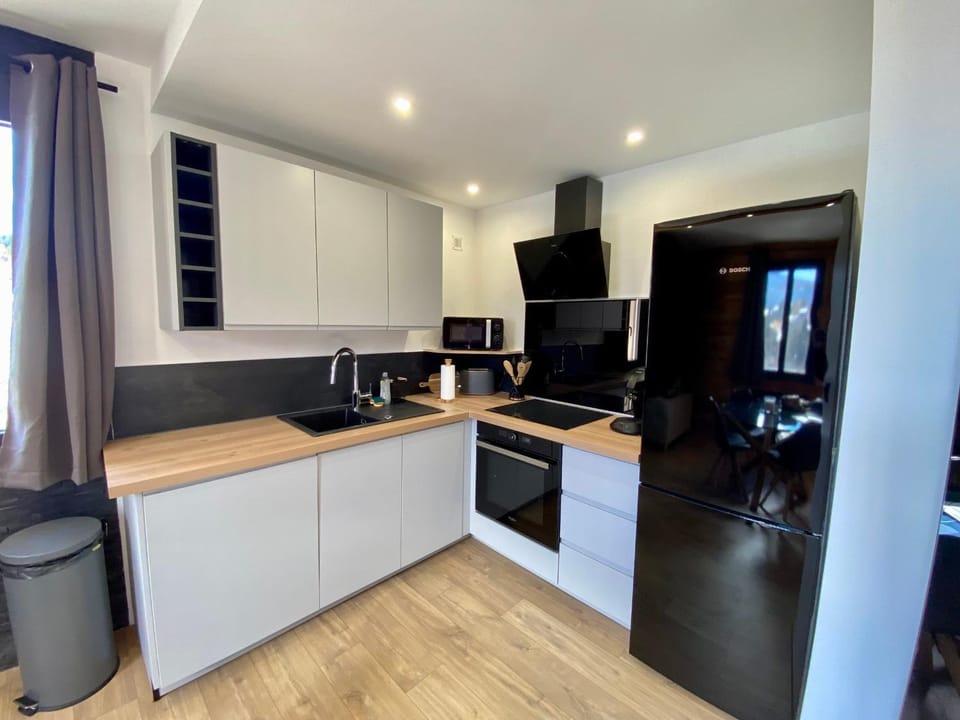 Appartement T3 rénové avec 2 chambres, proche centre, parking, Formiguères - FR-1-758-37 Apartment in Catalonia
