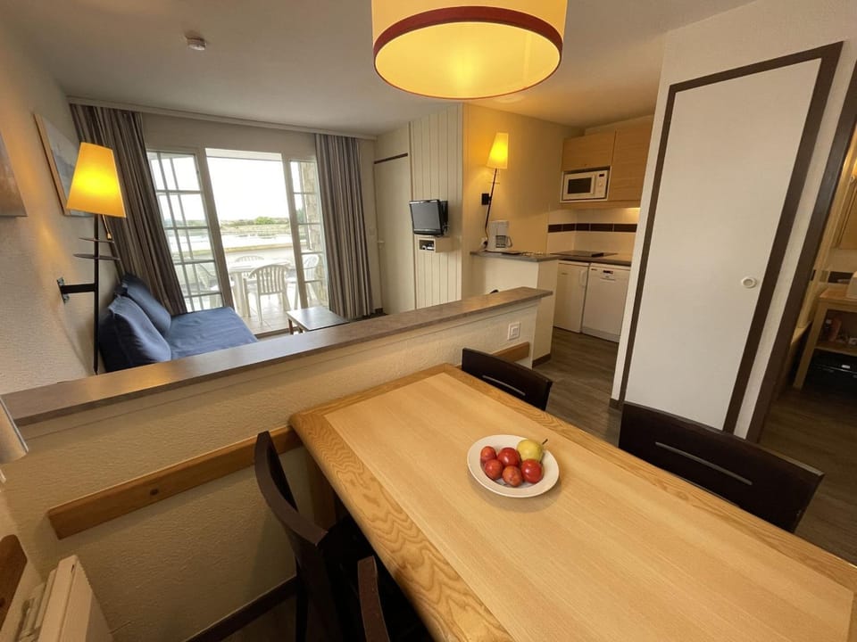 Appartement 4 pers à Arzon, piscine et parking, proche plage et port - FR-1-775-21 Apartment in Arzon