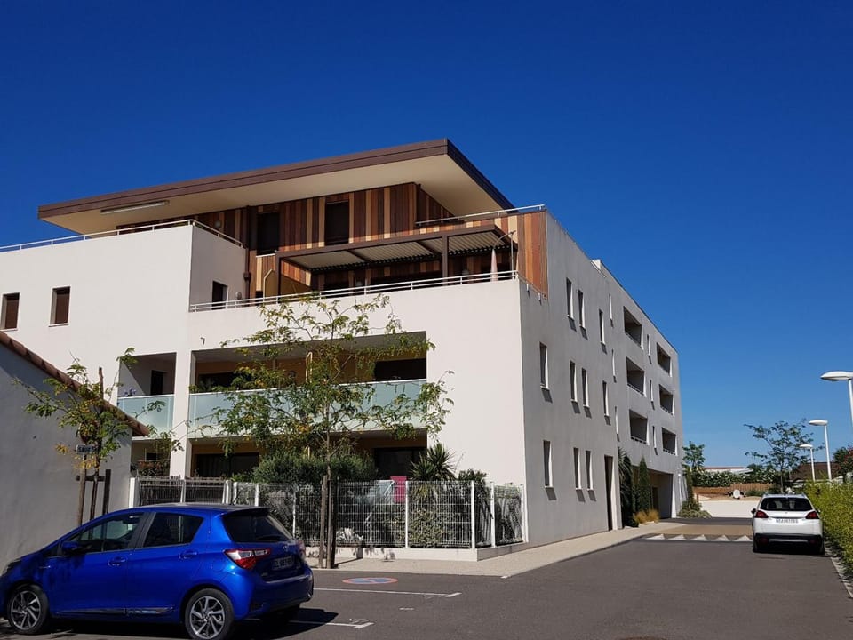 Appartement climatisé 4 pers avec garage, proche plage & centre-ville - FR-1-781-82 Apartment in Occitanie
