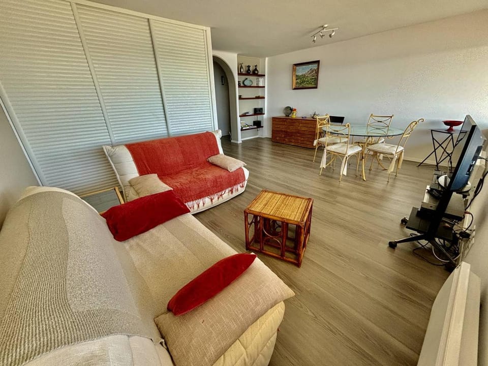Appartement unique face mer au Lavandou - FR-1-816-16 Apartment in Le Lavandou
