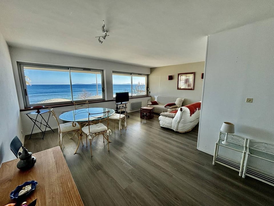 Appartement unique face mer au Lavandou - FR-1-816-16 Apartment in Le Lavandou