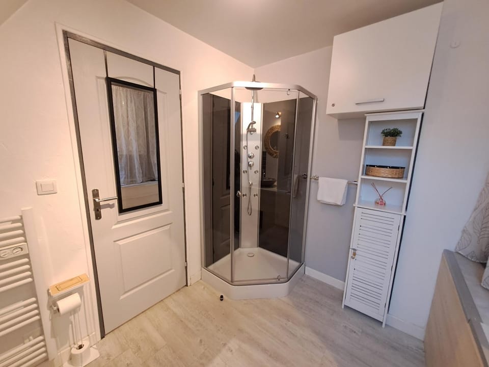 Shower, Bathroom