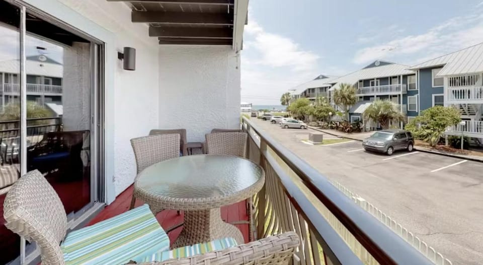 Available for Season! Emerald Heaven in Destin Apartment in Miramar Beach