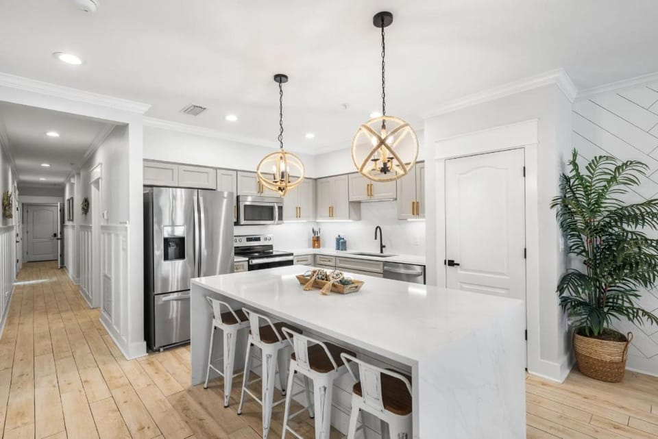 Available for Season. Gone Coastal at Seacrest Apartment in Rosemary Beach
