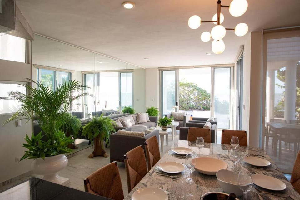 Living room, Dining area