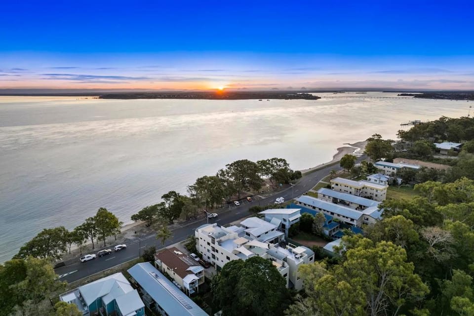 Channel Views Apartment in Woorim