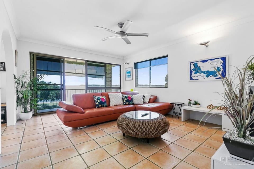 Channel Views Apartment in Woorim