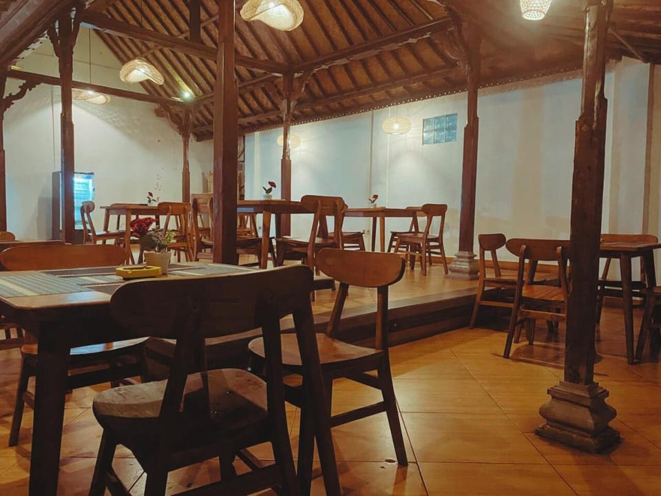 Restaurant/places to eat, Restaurant/places to eat