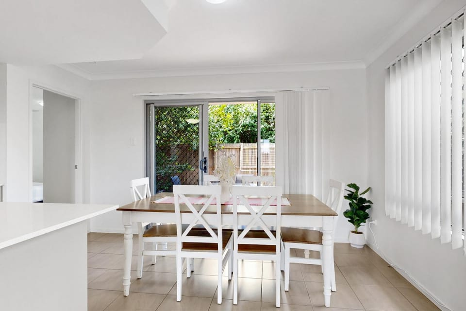 Stay Play & Relax in Comfort Apartment in North Lakes