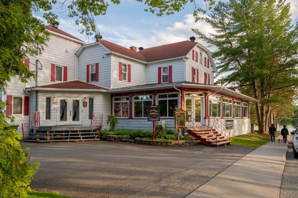 Property building, Facade/entrance