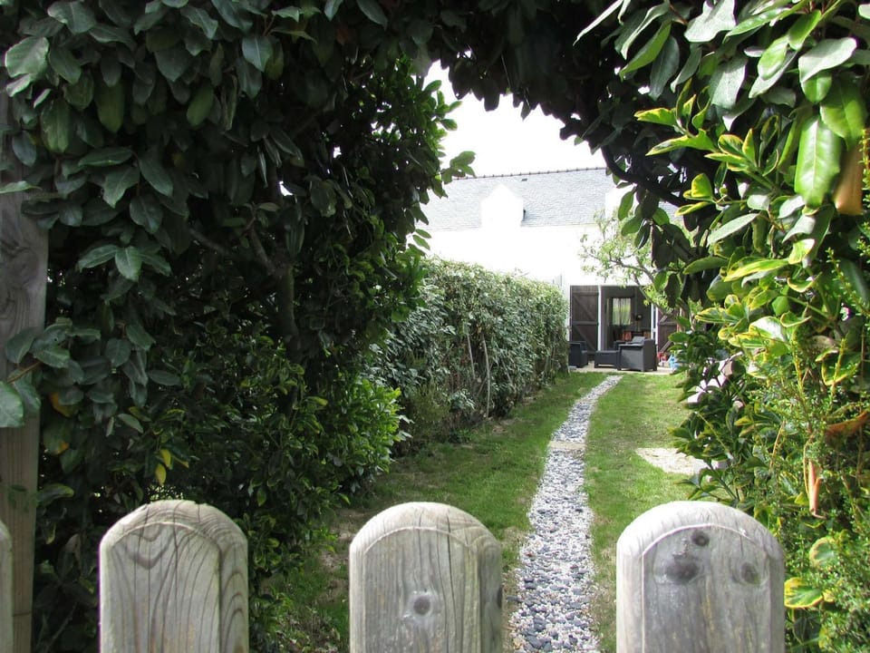 Maison 4 pièces proche plage avec jardin, animaux admis, parking privé - FR-1-479-208 Villa in Brittany