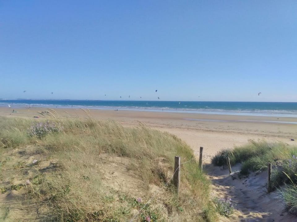 Maison 4 pièces proche plage avec jardin, animaux admis, parking privé - FR-1-479-208 Villa in Brittany