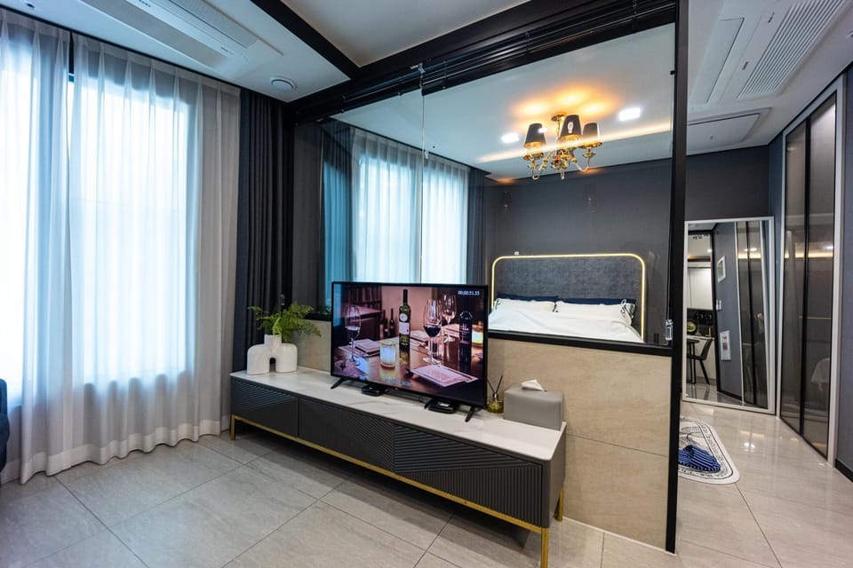 Sunny Home Apartment in Busan