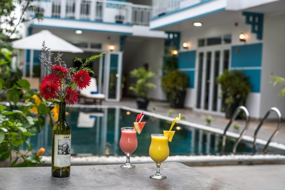 Day, View (from property/room), Balcony/Terrace, Food and drinks, Pool view, Swimming pool, Drinks, sunbed