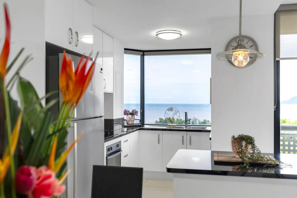 Belle Escapes 73 Rydges Plaza Esplanade with Ocean & City Views Apartment in Cairns