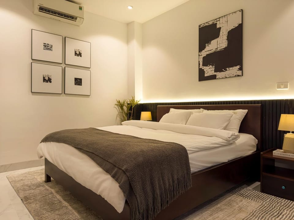 Bed, Photo of the whole room, Bedroom, air conditioner