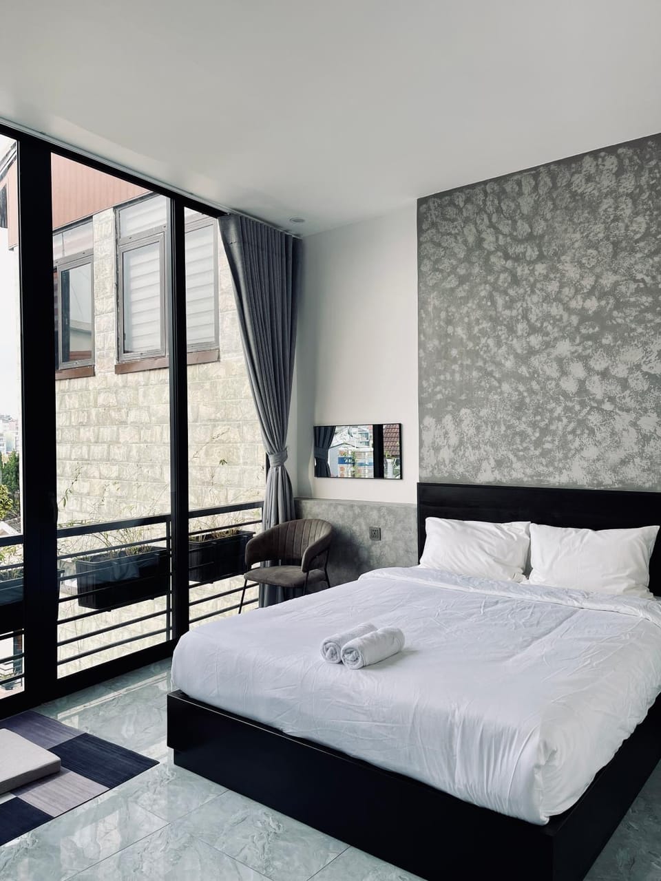 Bed, Photo of the whole room, Bedroom