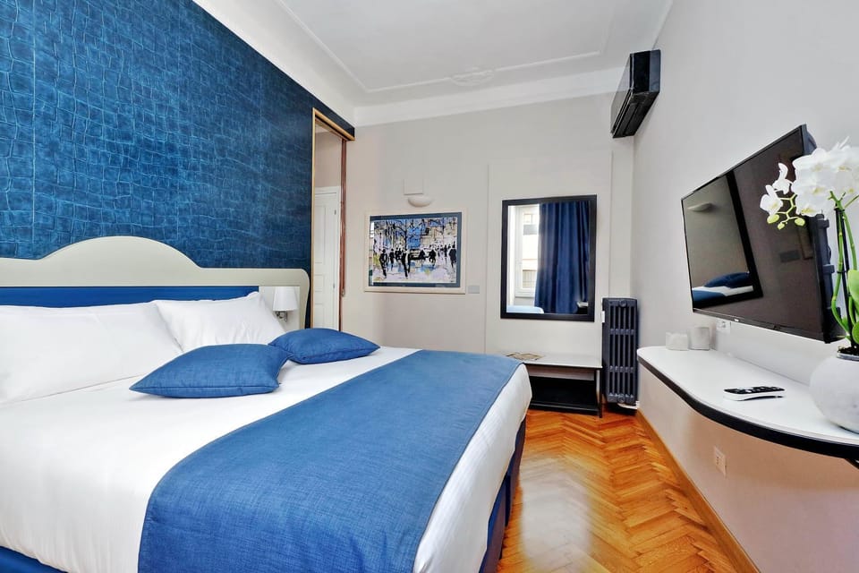 TV and multimedia, Decorative detail, Bedroom