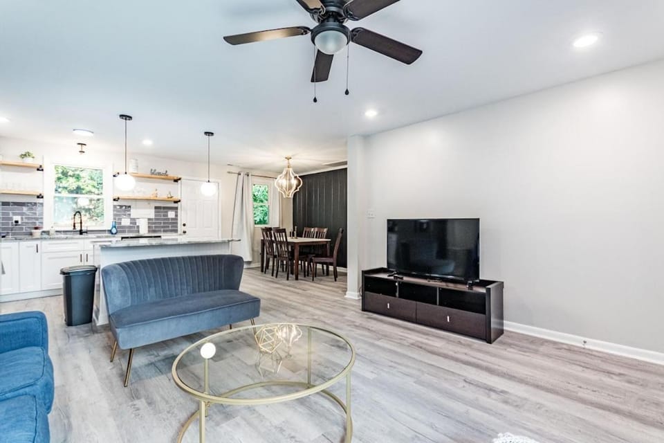 Cute ranch with king bed close to dtown Raleigh House in Raleigh