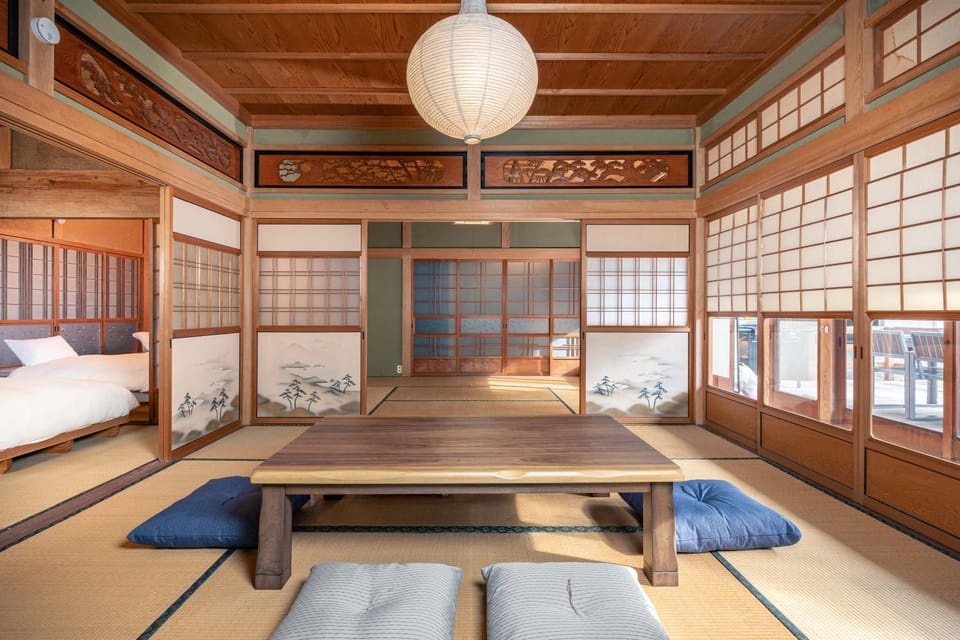 Photo of the whole room, Area and facilities