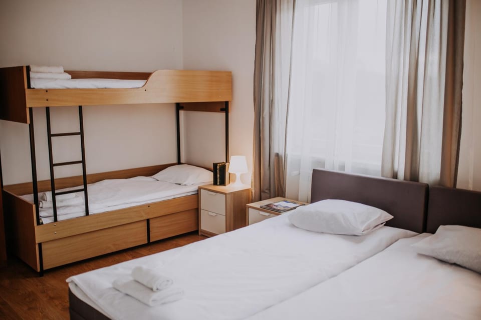 Bed, Other, Other, Other, Photo of the whole room, Seating area, Bedroom, bunk bed, towels, towels