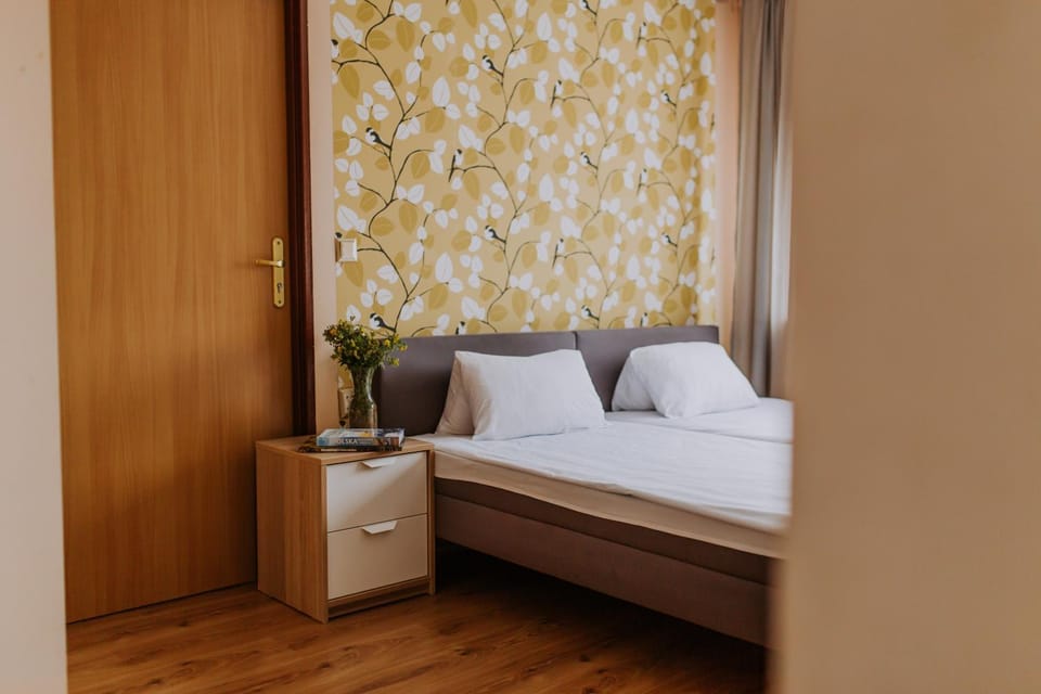 Bed, Other, Other, Other, Photo of the whole room, Bedroom, wardrobe