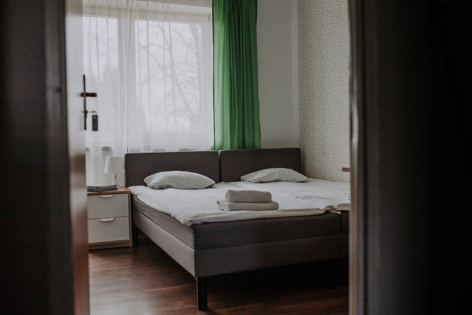Bed, Other, Other, Other, Photo of the whole room, Seating area, Bedroom, towels, towels