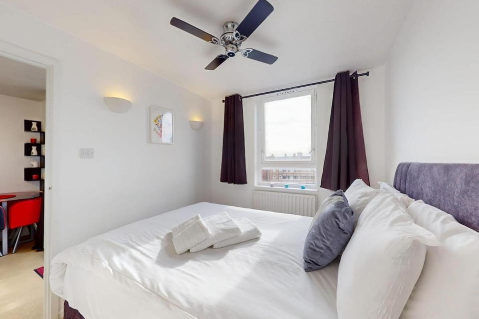 Amazing location 1 BD flat on St Katharine's Docks Apartment in London Borough of Southwark