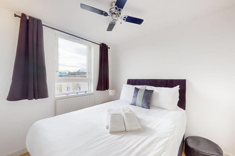 Amazing location 1 BD flat on St Katharine's Docks Apartment in London Borough of Southwark