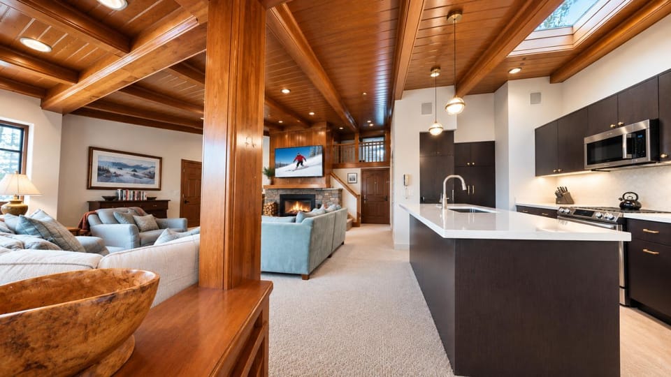 Vail Village Plaza Lodge 2 Bedroom Apartment in Vail