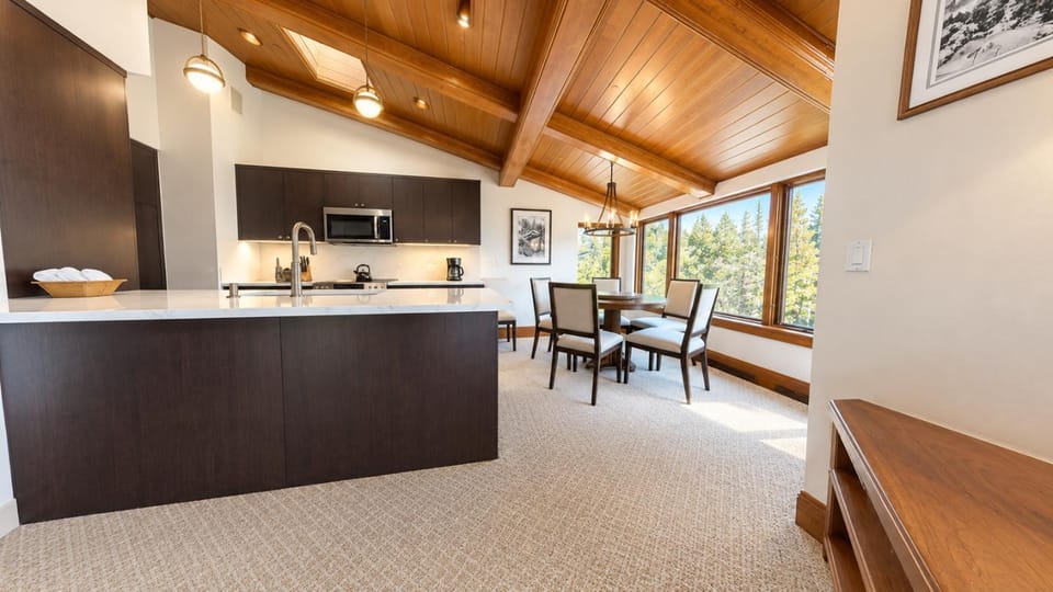 Vail Village Plaza Lodge 2 Bedroom Apartment in Vail