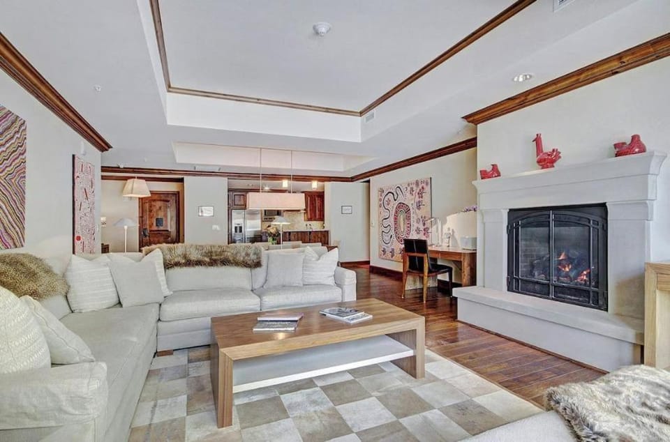 Vail Ritz-Carlton 3 Bedroom Residence Apartment in Vail