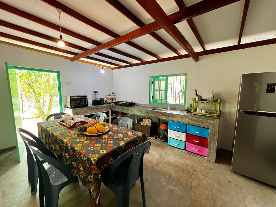 Kitchen or kitchenette, Communal kitchen, kitchen