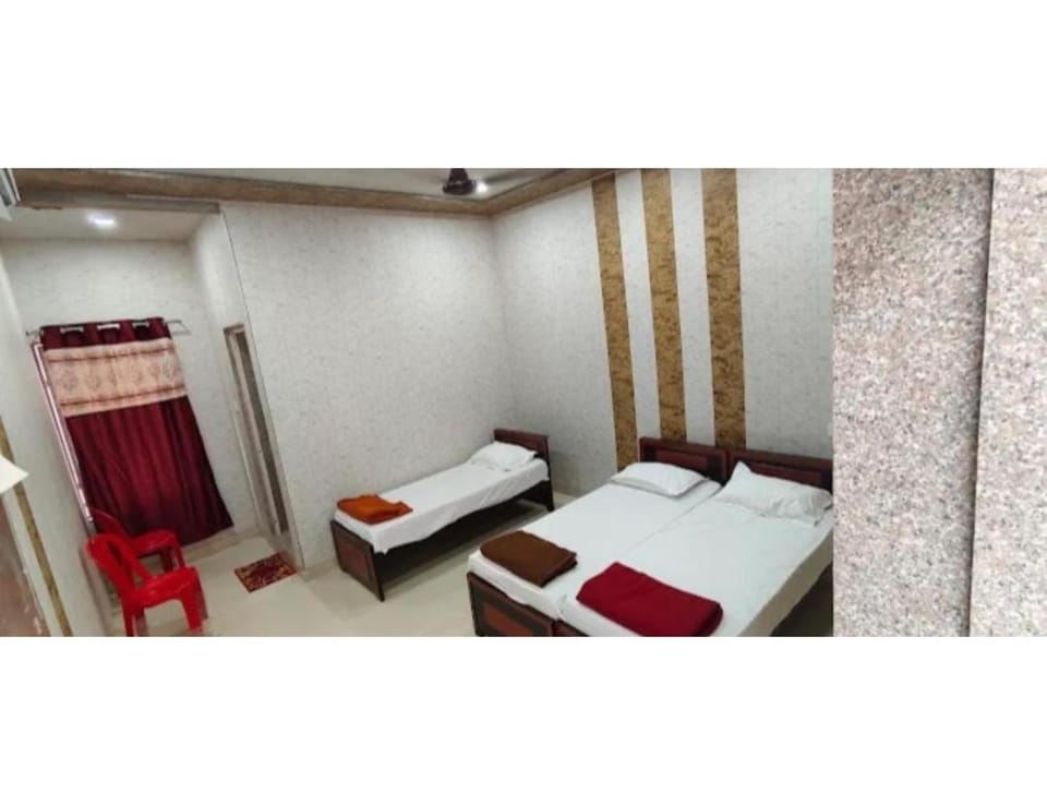 Bed, Seating area, Bedroom, Breakfast