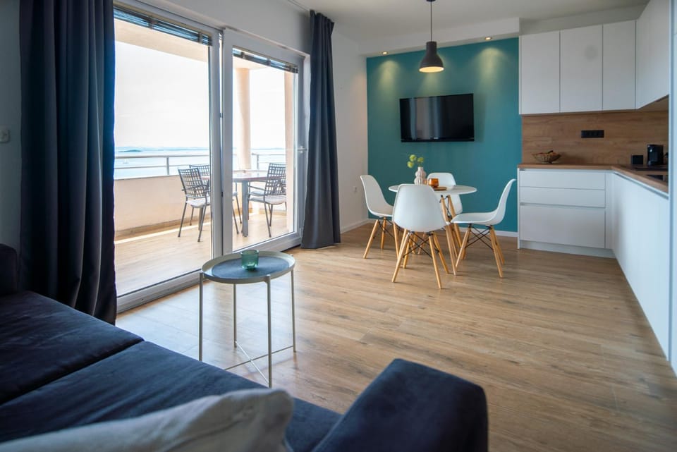 Kitchen or kitchenette, Living room, Dining area