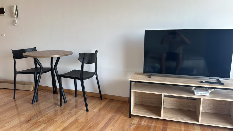 Communal lounge/ TV room, TV and multimedia, Dining area