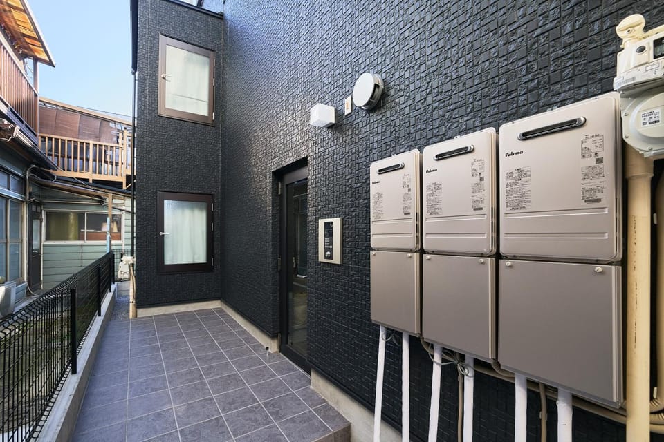 Facade/entrance