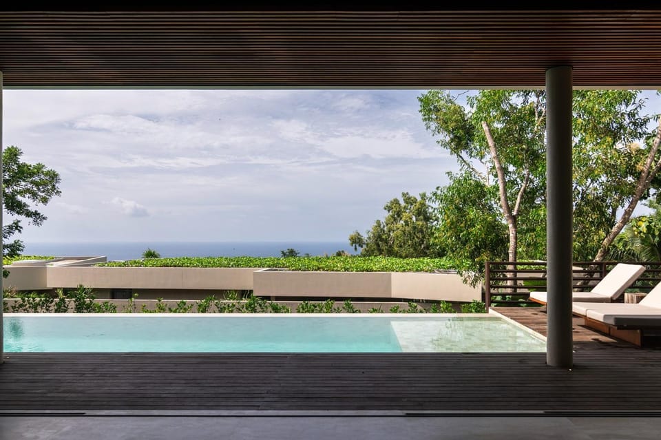 Pool view, Sea view